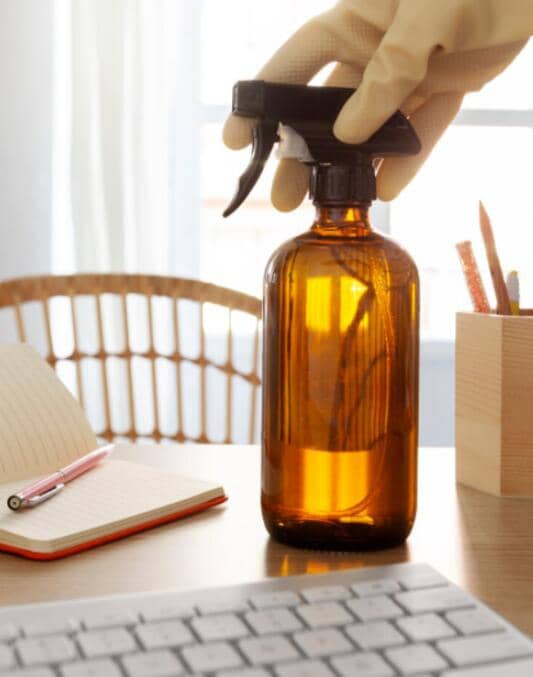 MacまたはMacBookのキーボードをクリーニングする