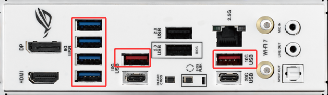 3.USBドライブを抜き、PC背面のUSBポートに再接続