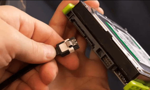 SATA/USBケーブルをチェックする