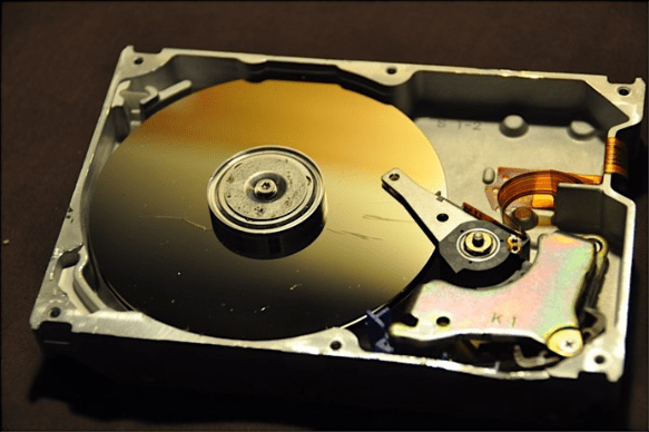 Cドライブ記憶装置