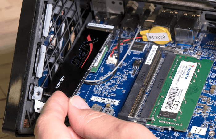 M.2SSDを挿入する手順