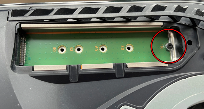 SSDカバーを外す