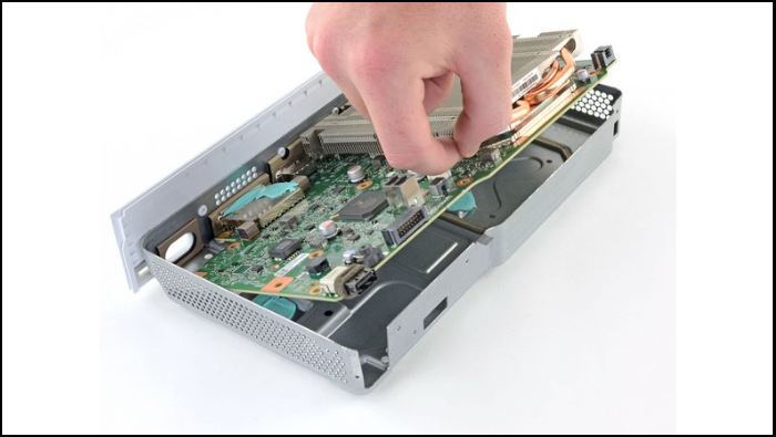 XBOXの内部コンポーネントを取り外す